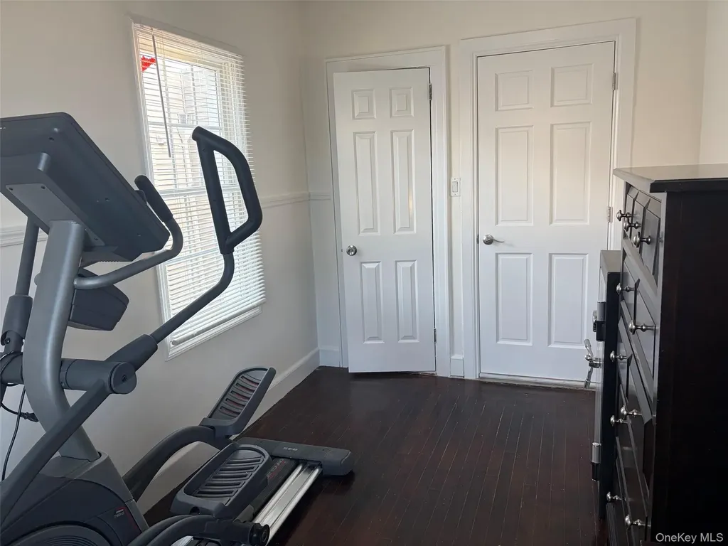 326 E Walnut Street Long Beach NY 11561