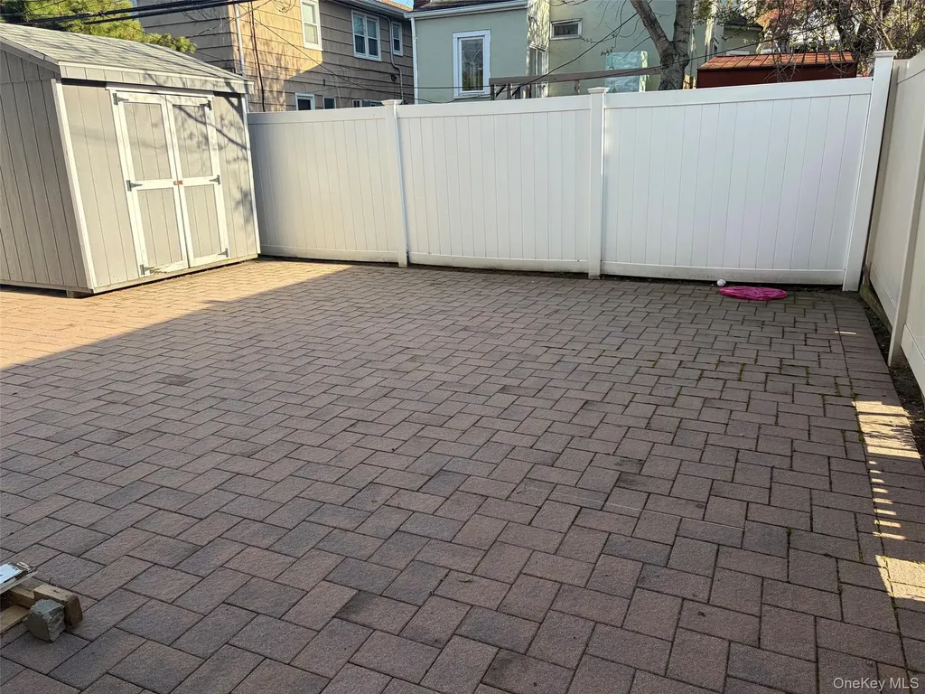 326 E Walnut Street Long Beach NY 11561