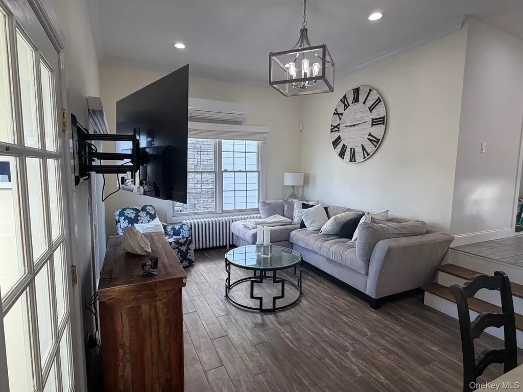 326 E Walnut Street Long Beach NY 11561