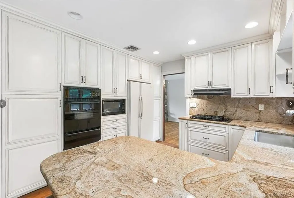 28 Peter Bush Drive Monroe NY 10950