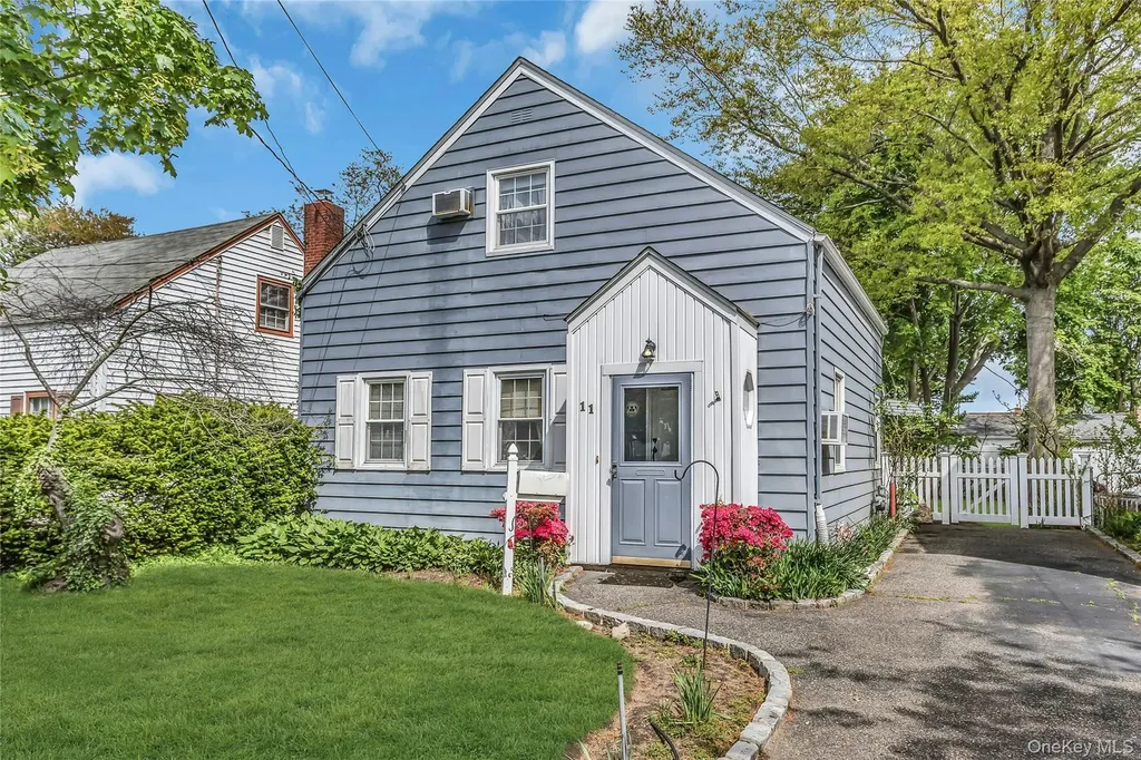 11 Skidmore Place Valley Stream NY 11581