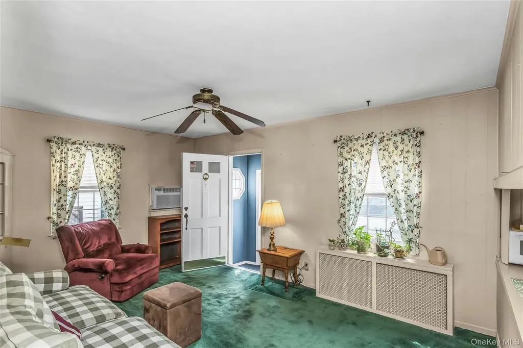 11 Skidmore Place Valley Stream NY 11581