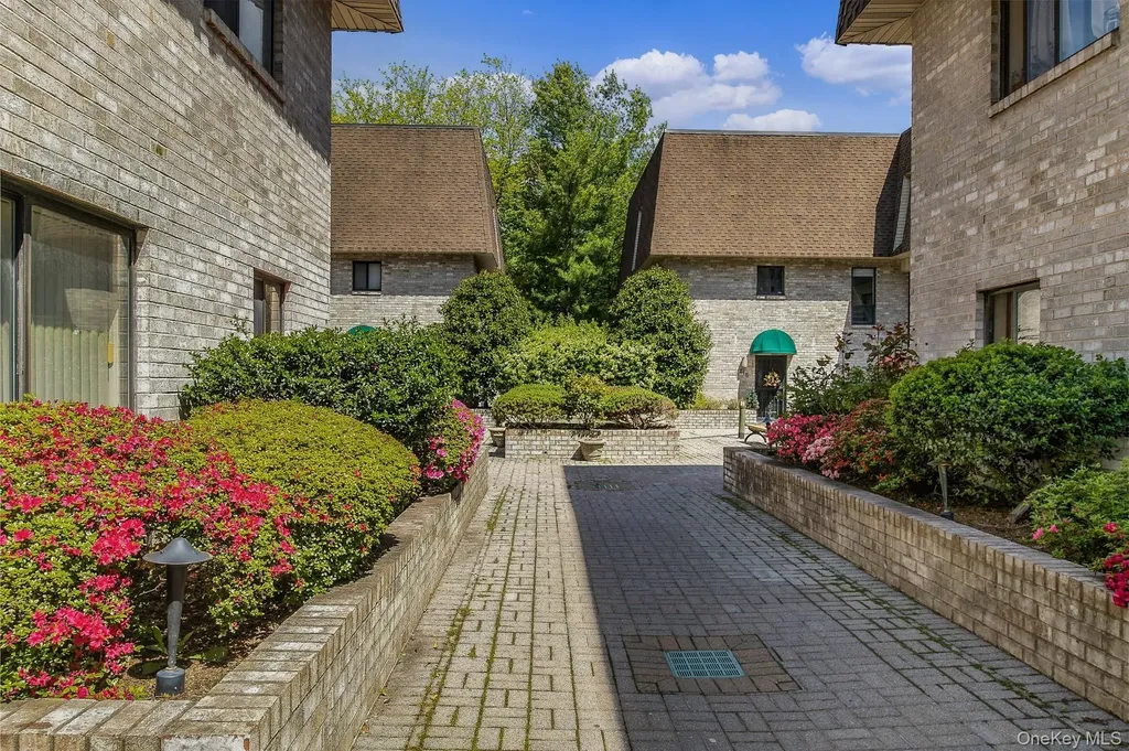 24 Carhart Avenue White Plains NY 10605