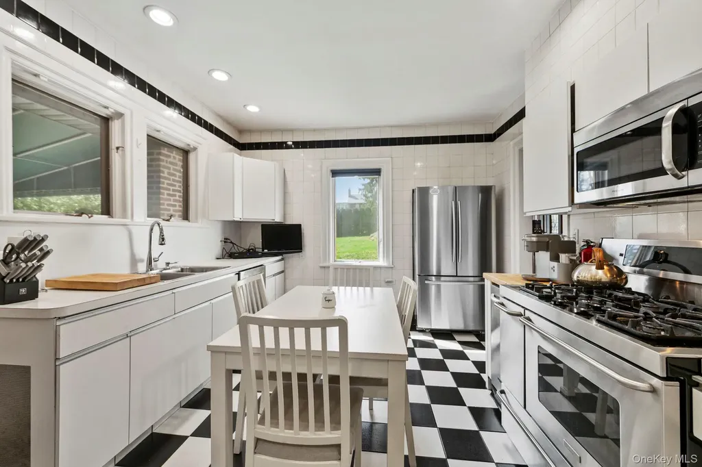 44 Fenimore Road New Rochelle NY 10804