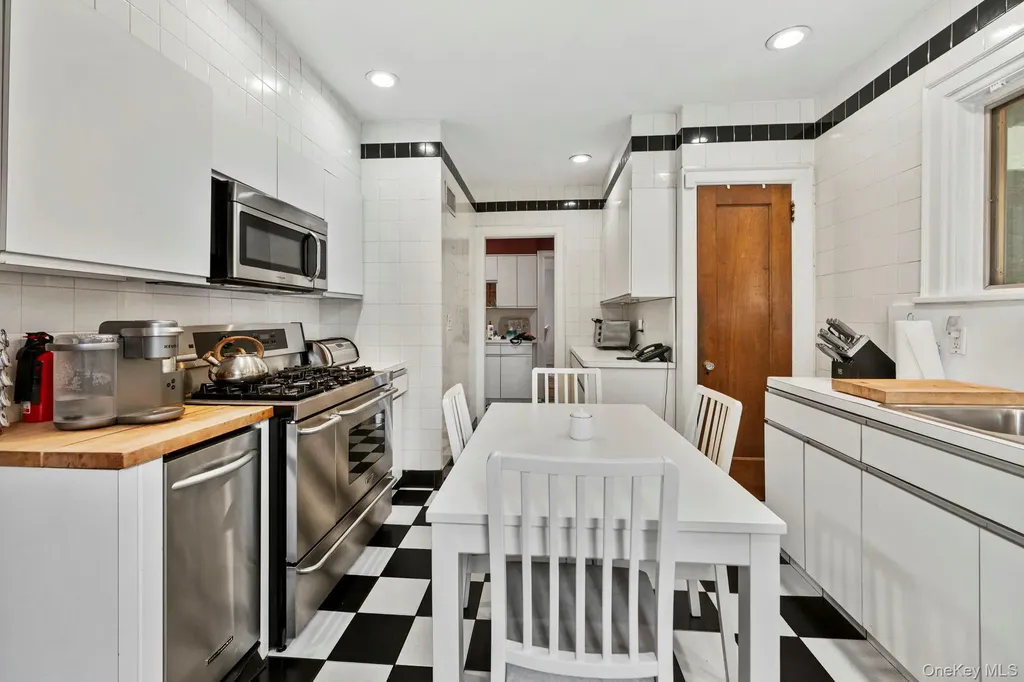 44 Fenimore Road New Rochelle NY 10804