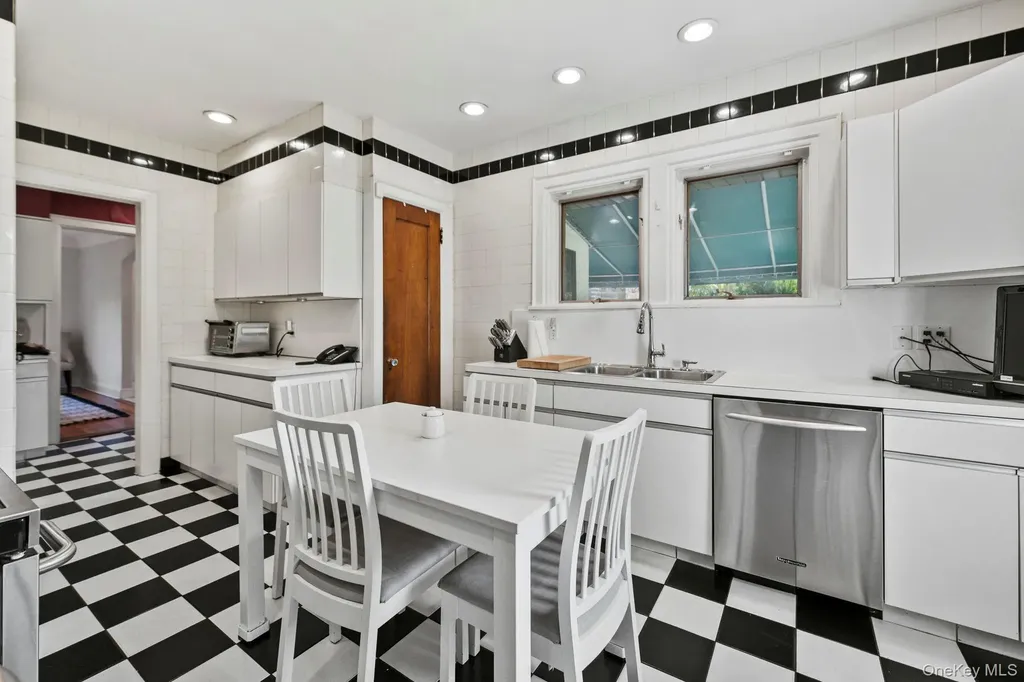 44 Fenimore Road New Rochelle NY 10804