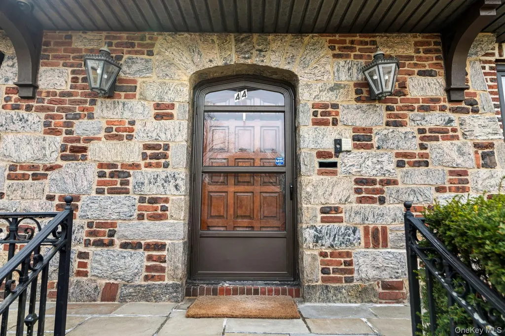 44 Fenimore Road New Rochelle NY 10804