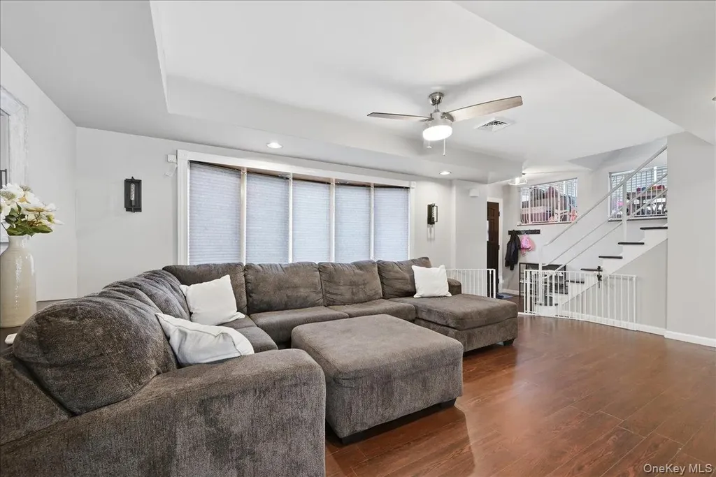 9 Adrian Drive Ronkonkoma NY 11779