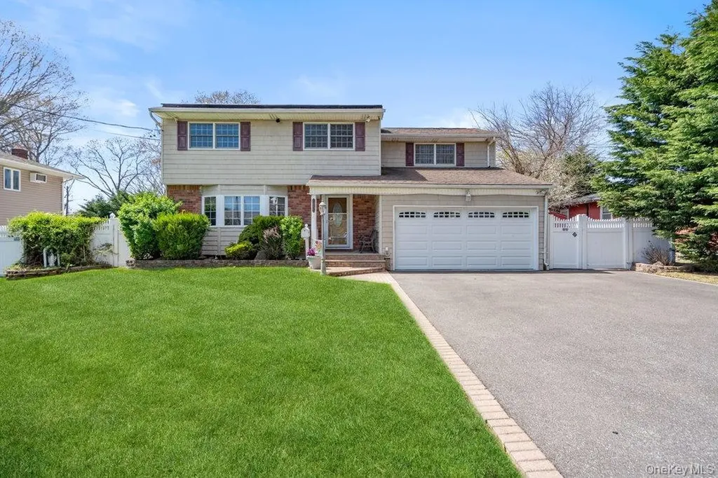 1300 Oak Avenue West Islip NY 11795