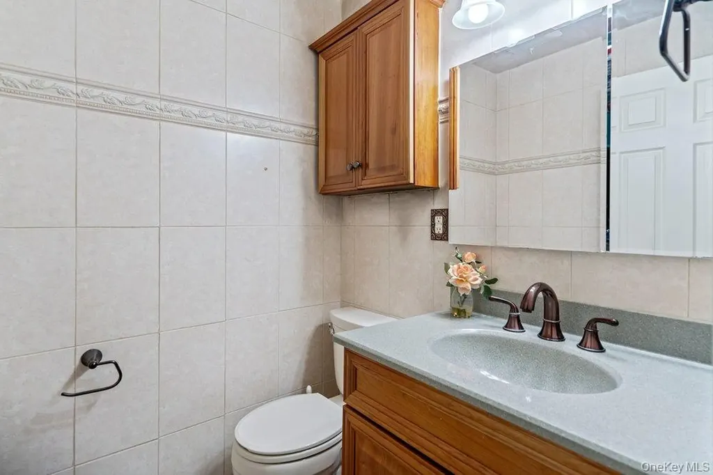 1300 Oak Avenue West Islip NY 11795