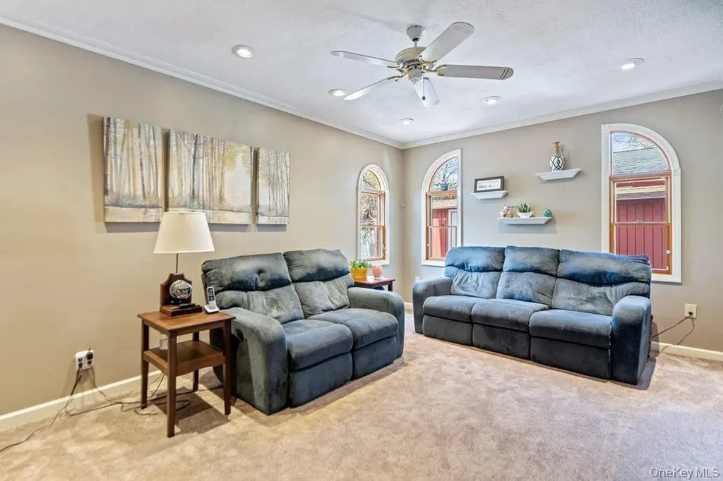 1300 Oak Avenue West Islip NY 11795