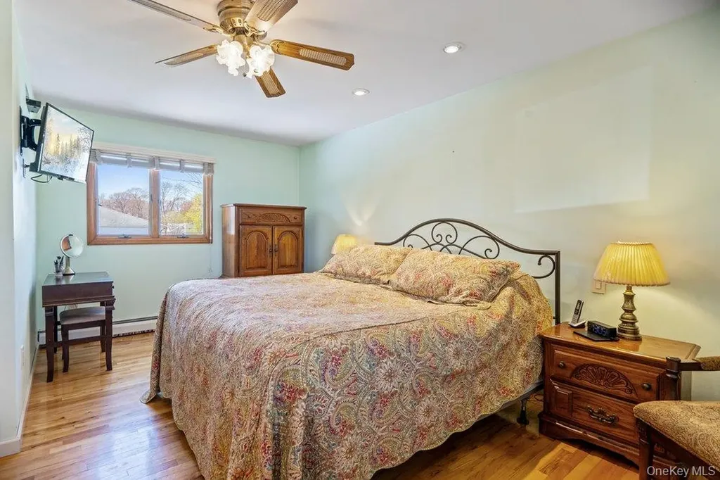 1300 Oak Avenue West Islip NY 11795