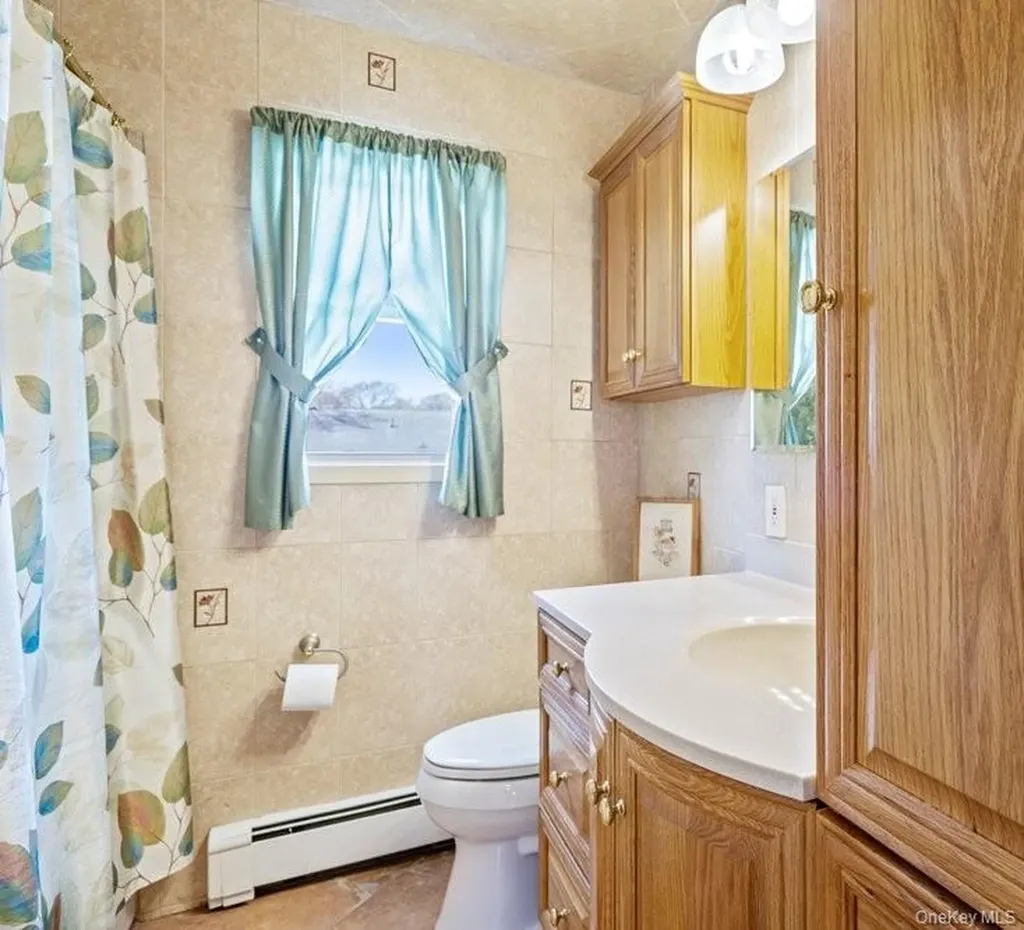 1300 Oak Avenue West Islip NY 11795