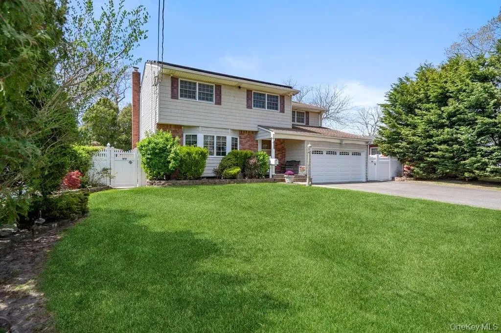 1300 Oak Avenue West Islip NY 11795