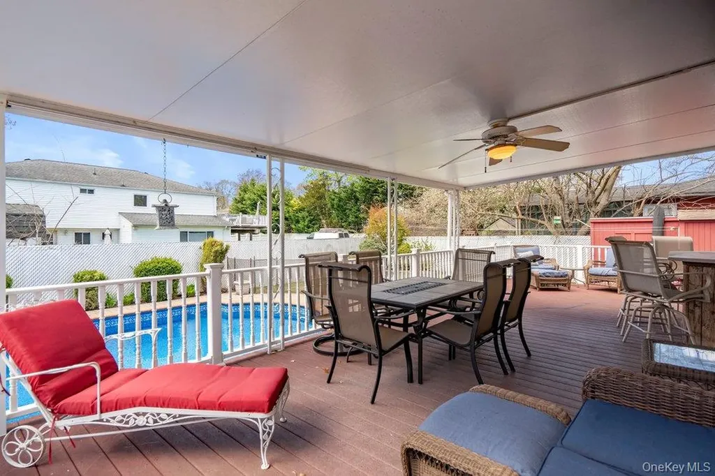 1300 Oak Avenue West Islip NY 11795