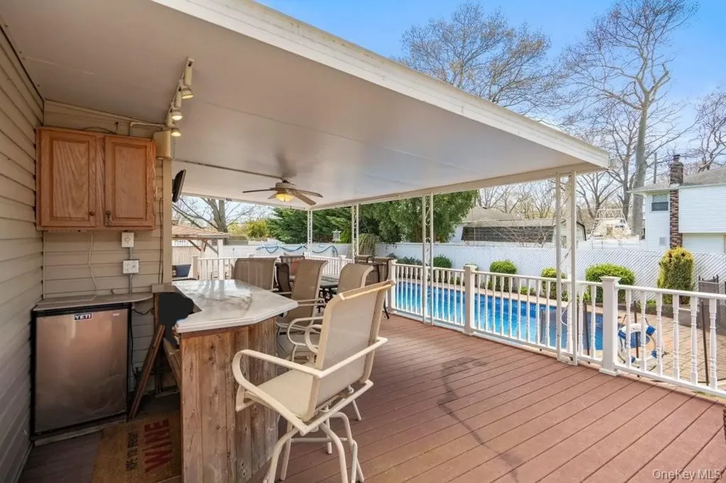 1300 Oak Avenue West Islip NY 11795