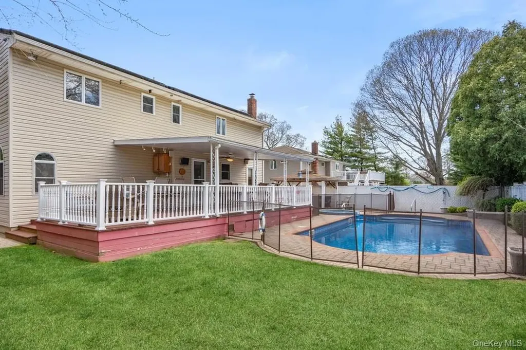 1300 Oak Avenue West Islip NY 11795