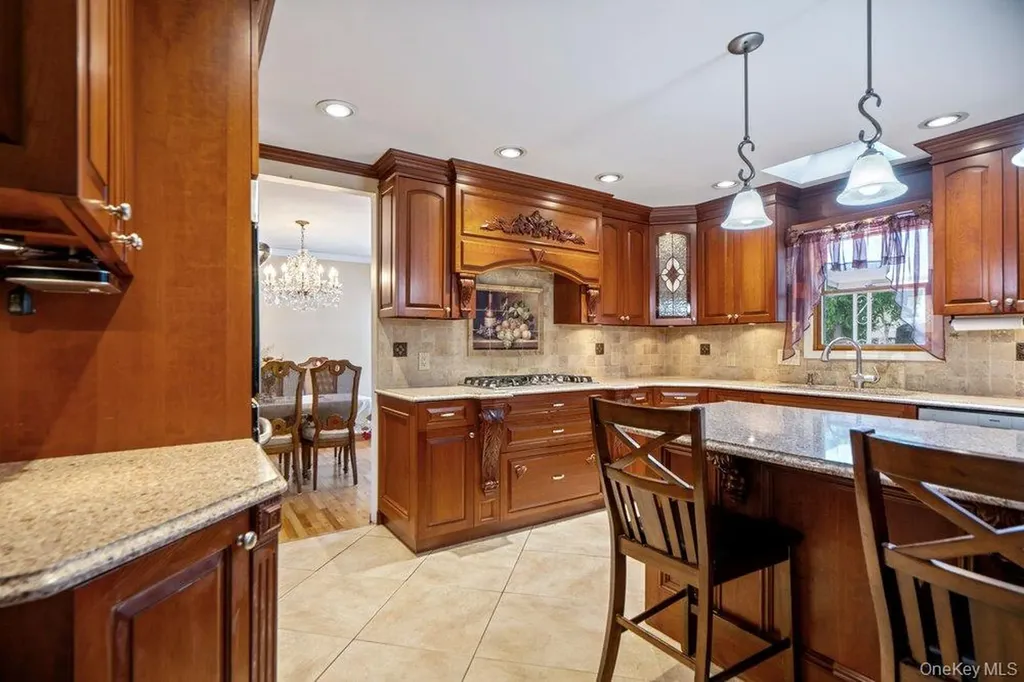 1300 Oak Avenue West Islip NY 11795