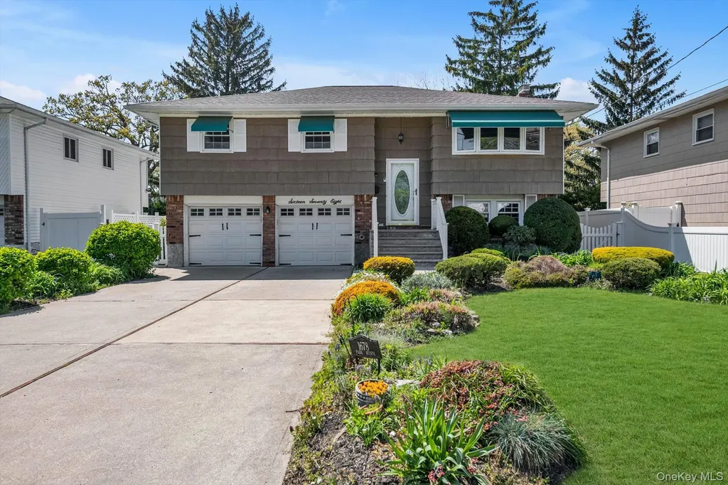 1678 Park Avenue Merrick NY 11566