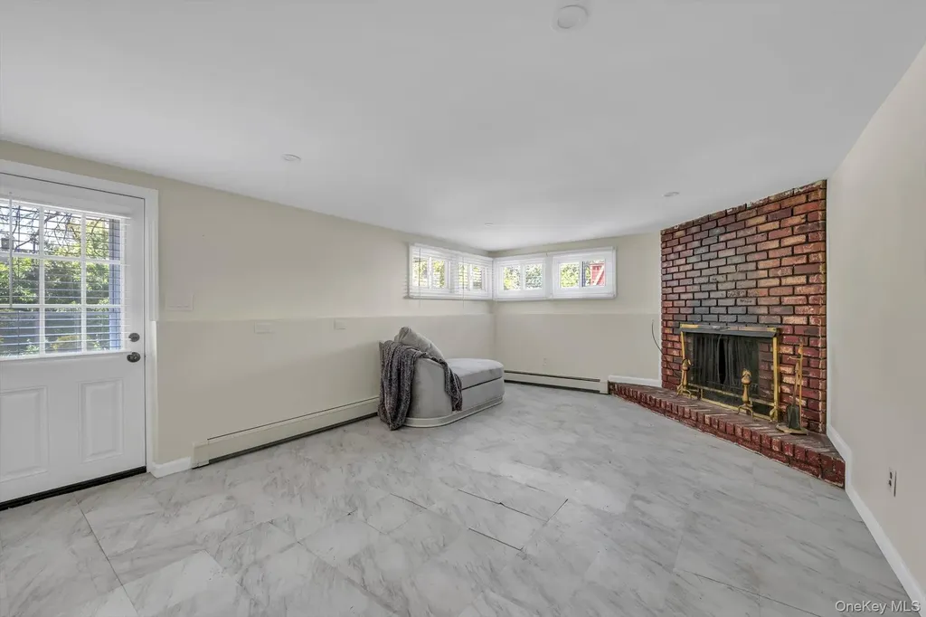 1678 Park Avenue Merrick NY 11566