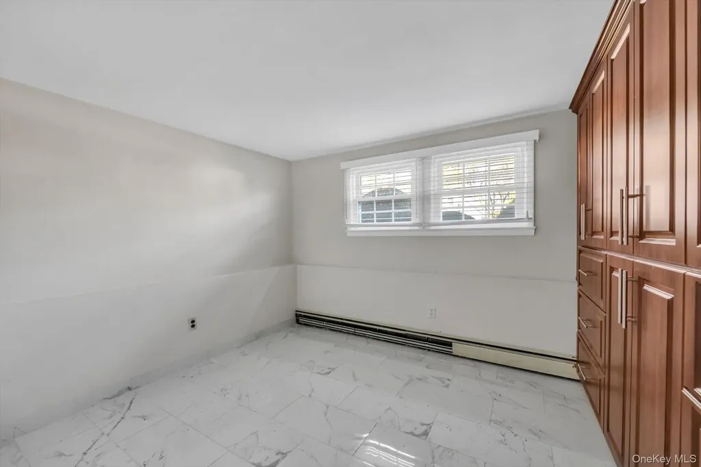 1678 Park Avenue Merrick NY 11566