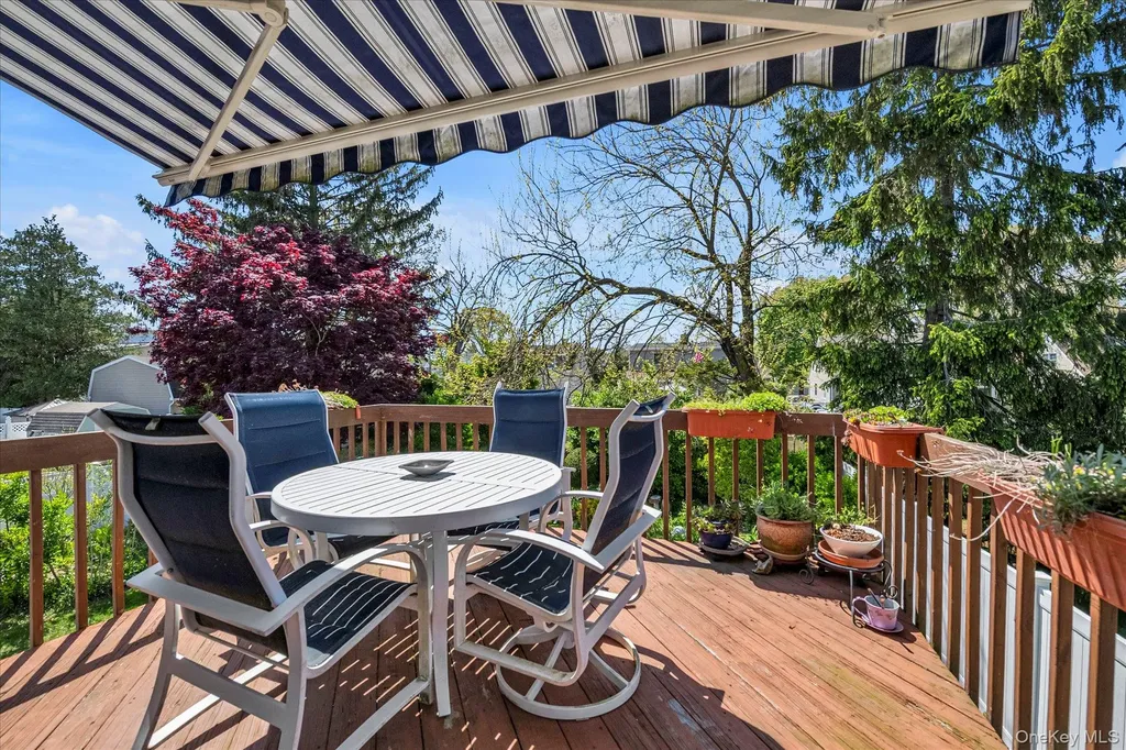 1678 Park Avenue Merrick NY 11566