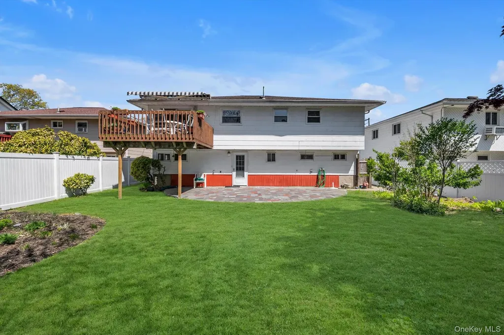 1678 Park Avenue Merrick NY 11566