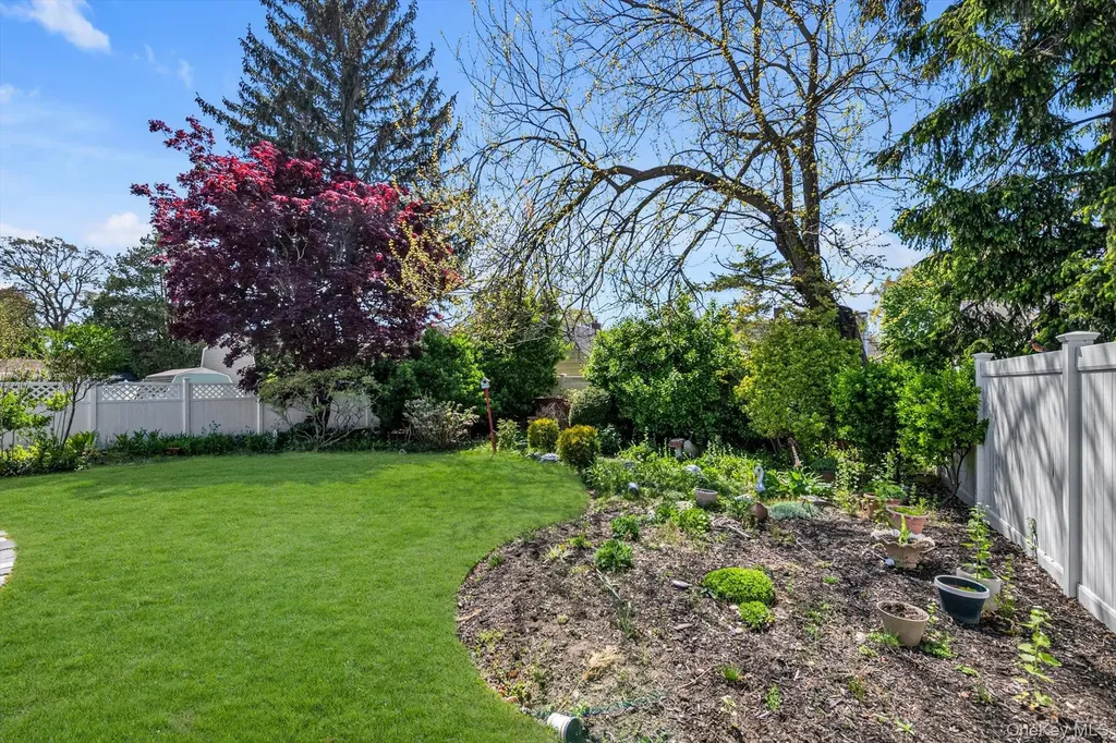 1678 Park Avenue Merrick NY 11566