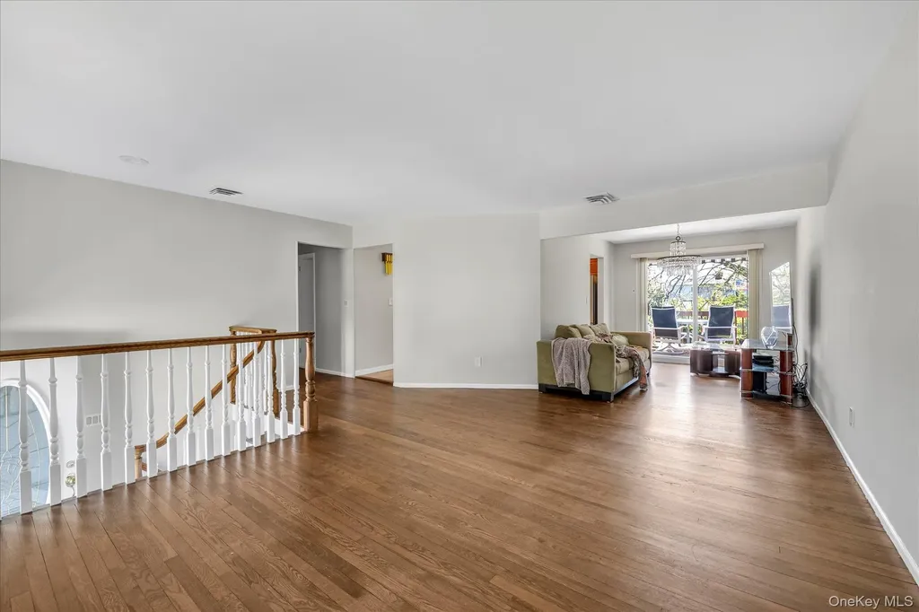 1678 Park Avenue Merrick NY 11566