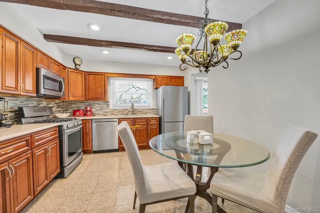 1678 Park Avenue Merrick NY 11566