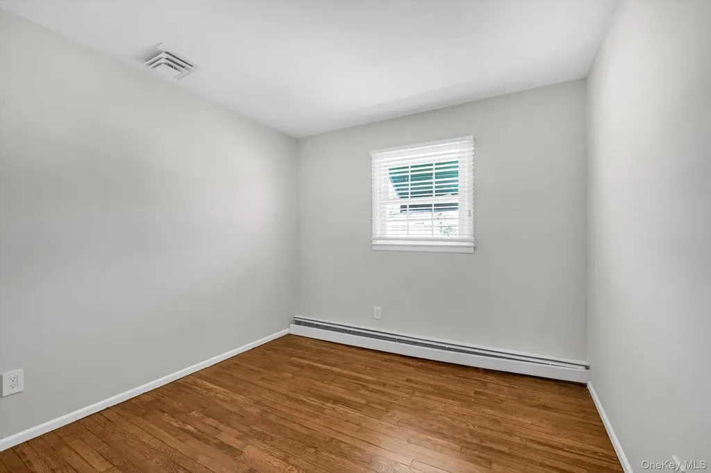 1678 Park Avenue Merrick NY 11566