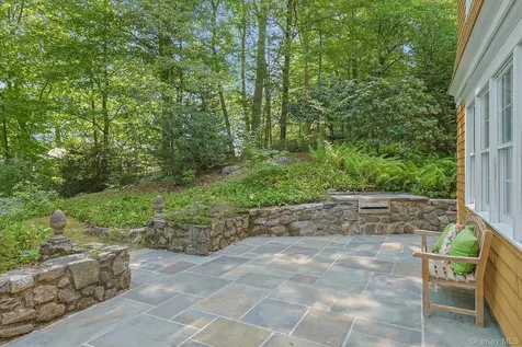 8 N Lake Road Armonk NY 10504