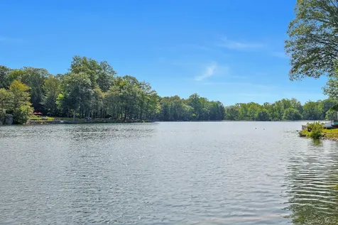 8 N Lake Road Armonk NY 10504