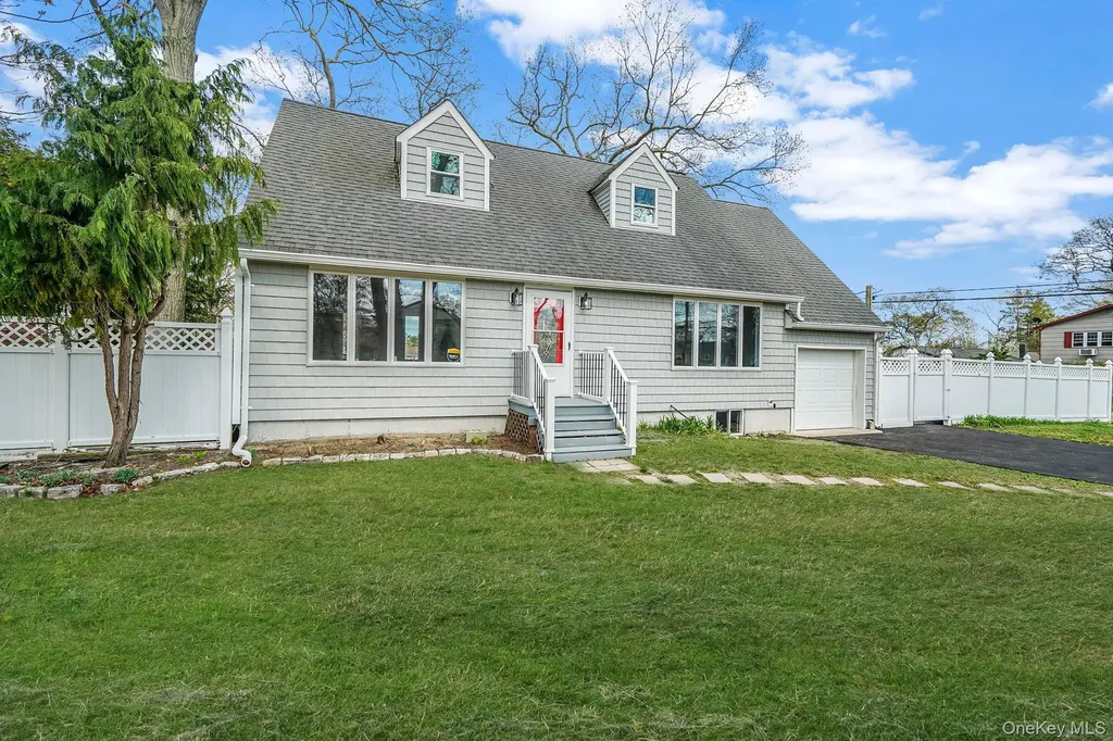 41 Seaside Avenue Patchogue NY 11772