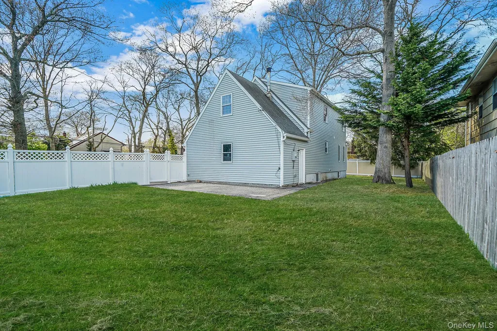 41 Seaside Avenue Patchogue NY 11772