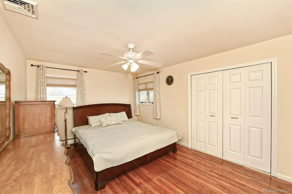62 Beaumont Drive Plainview NY 11803