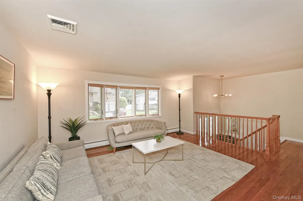 62 Beaumont Drive Plainview NY 11803