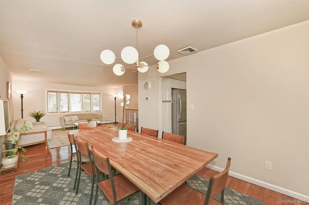 62 Beaumont Drive Plainview NY 11803