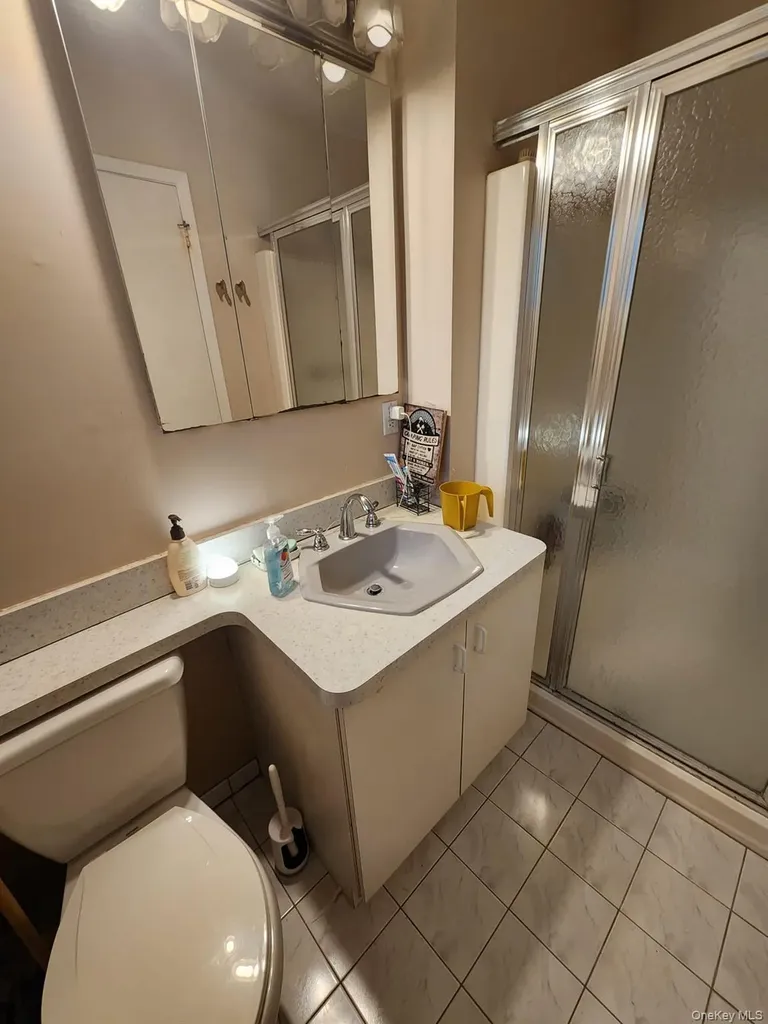8 Keri Lane Spring Valley NY 10977