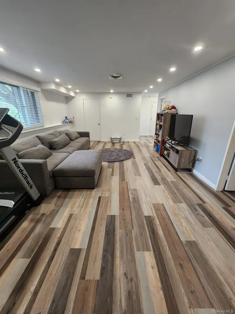 8 Keri Lane Spring Valley NY 10977