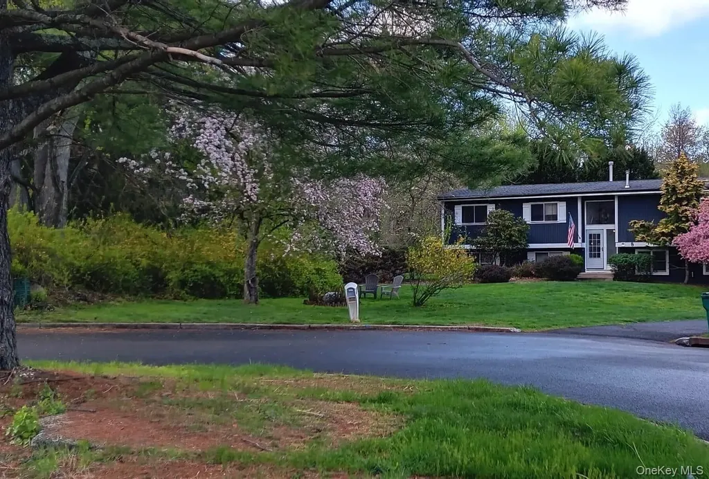 8 Keri Lane Spring Valley NY 10977