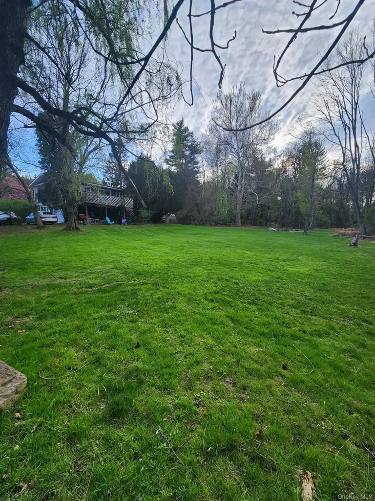 8 Keri Lane Spring Valley NY 10977