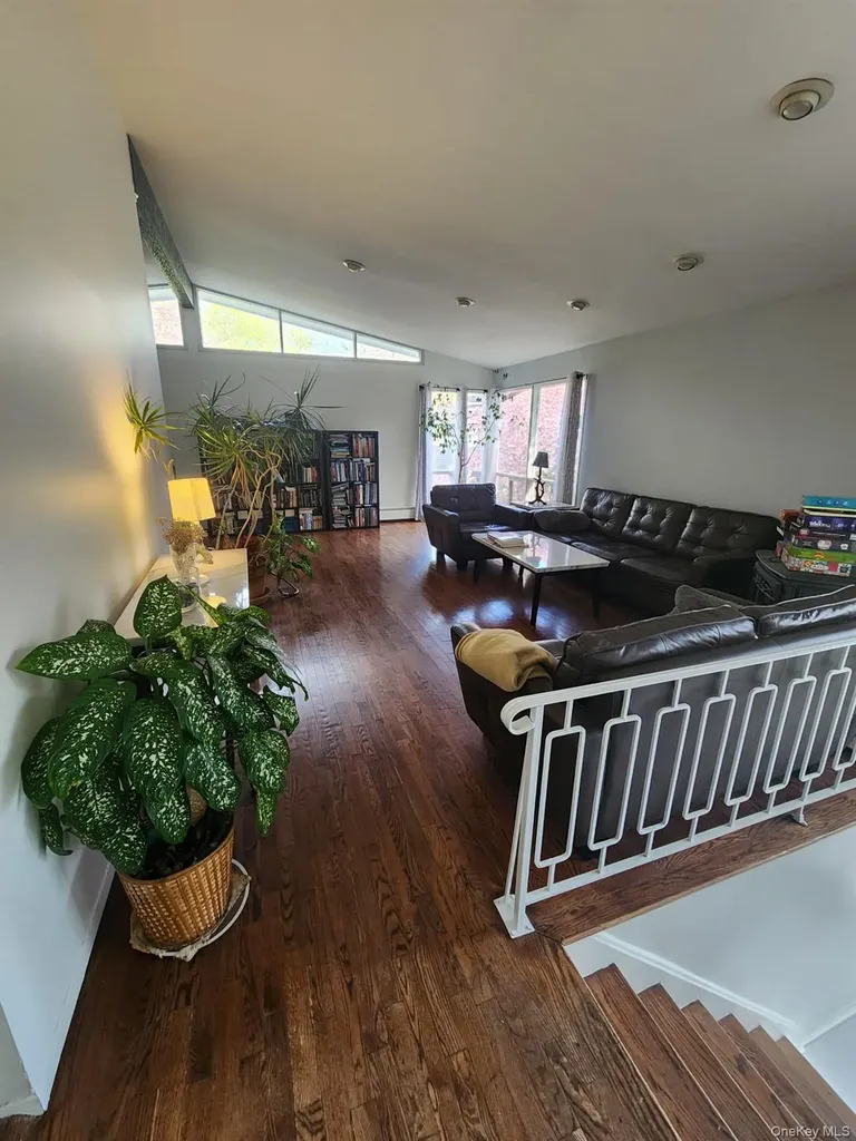 8 Keri Lane Spring Valley NY 10977