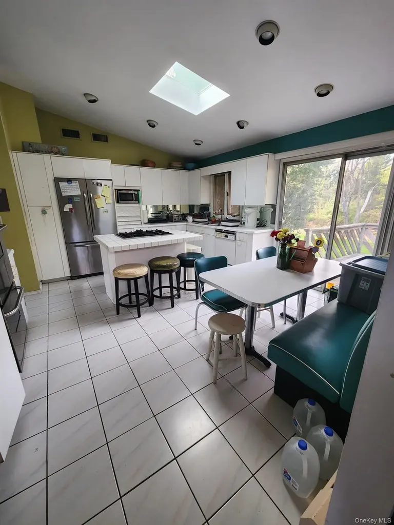 8 Keri Lane Spring Valley NY 10977