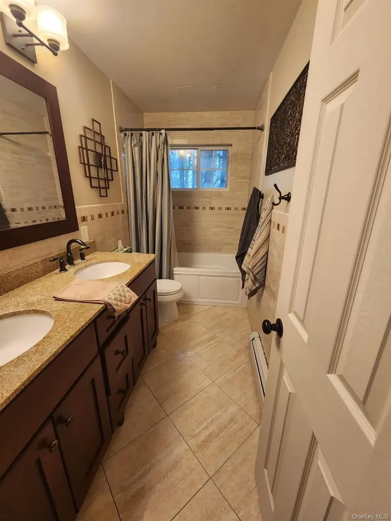 8 Keri Lane Spring Valley NY 10977