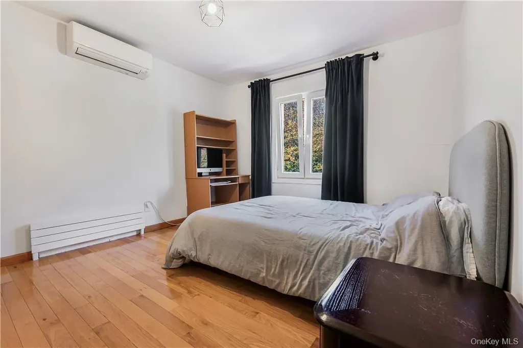 8835 241st Bellerose NY 11426