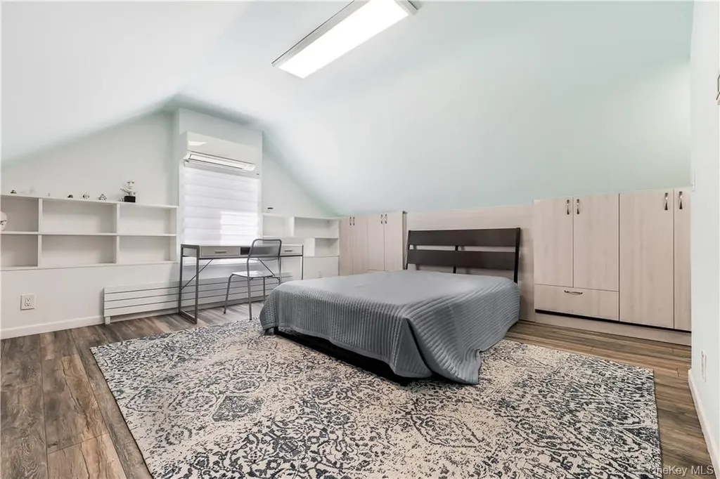 8835 241st Bellerose NY 11426