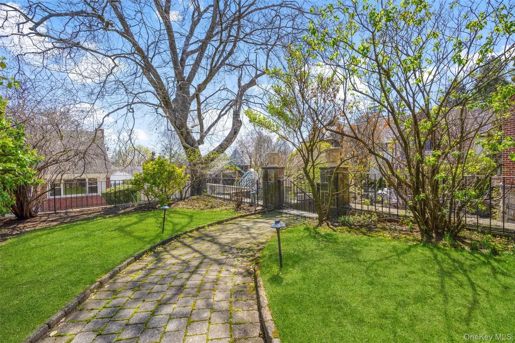 106 Carver Terrace Yonkers NY 10710