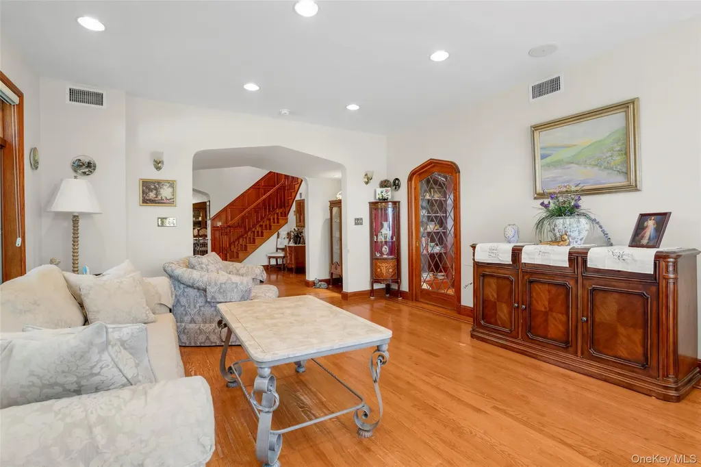 106 Carver Terrace Yonkers NY 10710