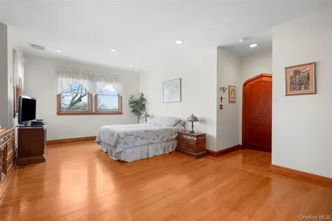 106 Carver Terrace Yonkers NY 10710